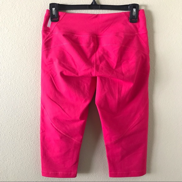 NWOT Zella Fuchsia Live In Crop Leggings Size S - Picture 2 of 7